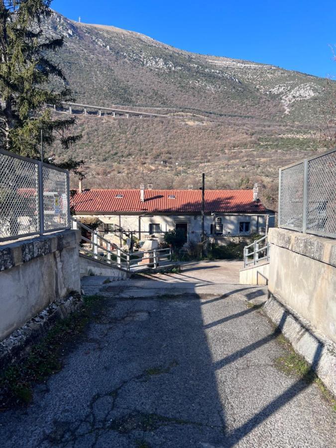 Il Rustico Due A Bugnara Nella Valle Del Sagittario Sulmona Eksteriør billede